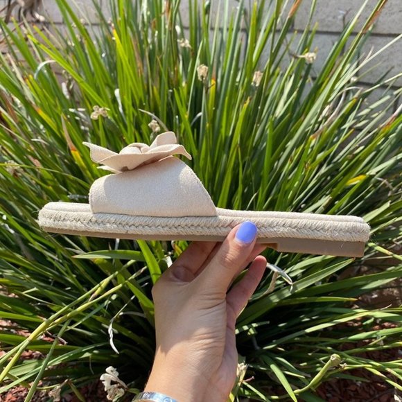 Pretty Little Thing Bow Suede Sandal 7.5 - Picture 3 of 8